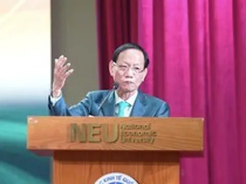 Chủ tịch ABBank Vũ Văn Tiền kể chuyện chọn ngành "làm lãnh đạo" tại Đại học Kinh tế Quốc dân và lời nhắn đến thế hệ trẻ: Phải quyết liệt lên, máu lửa lên